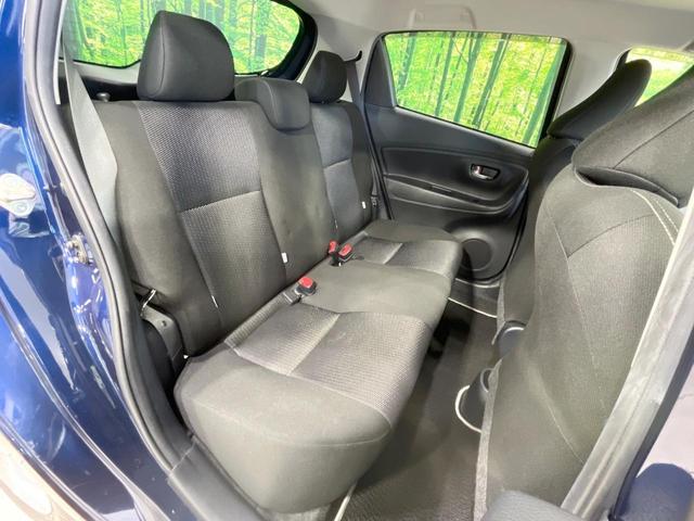 後部座席も気になるようなキズ・汚れやへたり等、大きなダメージはなく、良好な状態です。