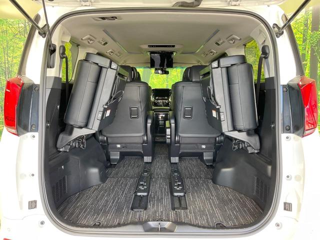 アルファード ２．５Ｓ　Ｃパッケージ　禁煙車　モデリスタエアロ　後席モニター　ＢＩＧ－Ｘ１１型　衝突軽減装置　両側電動スライド　シートベンチレーション　３眼ヘッドライト　レーダークルーズ　バックカメラ　ステアリングヒーター　ＥＴＣ（11枚目）