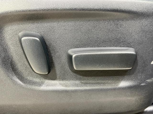 アルファード ２．５Ｓ　Ｃパッケージ　禁煙車　モデリスタエアロ　後席モニター　ＢＩＧ－Ｘ１１型　衝突軽減装置　両側電動スライド　シートベンチレーション　３眼ヘッドライト　レーダークルーズ　バックカメラ　ステアリングヒーター　ＥＴＣ（55枚目）