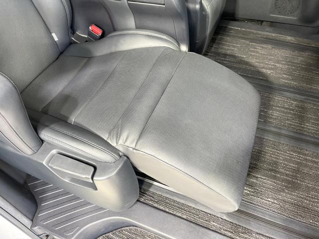 アルファード ２．５Ｓ　Ｃパッケージ　禁煙車　モデリスタエアロ　後席モニター　ＢＩＧ－Ｘ１１型　衝突軽減装置　両側電動スライド　シートベンチレーション　３眼ヘッドライト　レーダークルーズ　バックカメラ　ステアリングヒーター　ＥＴＣ（56枚目）