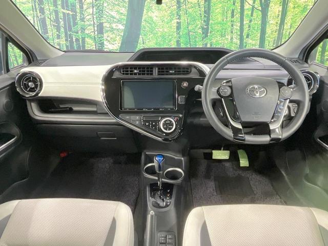 アクア クロスオーバー 禁煙車 純正9型ナビ バックカメラ 衝突軽減装置 レザーシート コーナーセンサー スマートキー LEDヘッド ETC オートハイビーム 車線逸脱警報 オートライト オートエアコン 純正16インチAW(2枚目)