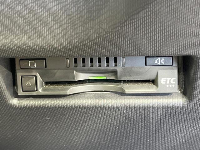 アクア クロスオーバー 禁煙車 純正9型ナビ バックカメラ 衝突軽減装置 レザーシート コーナーセンサー スマートキー LEDヘッド ETC オートハイビーム 車線逸脱警報 オートライト オートエアコン 純正16インチAW(6枚目)