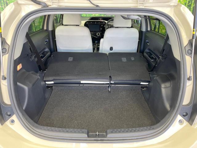 アクア クロスオーバー 禁煙車 純正9型ナビ バックカメラ 衝突軽減装置 レザーシート コーナーセンサー スマートキー LEDヘッド ETC オートハイビーム 車線逸脱警報 オートライト オートエアコン 純正16インチAW(10枚目)