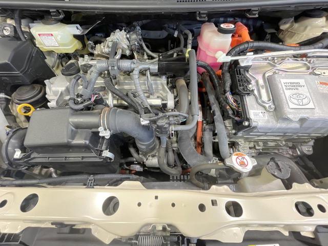 アクア クロスオーバー 禁煙車 純正9型ナビ バックカメラ 衝突軽減装置 レザーシート コーナーセンサー スマートキー LEDヘッド ETC オートハイビーム 車線逸脱警報 オートライト オートエアコン 純正16インチAW(18枚目)