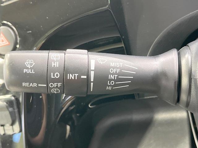 アクア クロスオーバー 禁煙車 純正9型ナビ バックカメラ 衝突軽減装置 レザーシート コーナーセンサー スマートキー LEDヘッド ETC オートハイビーム 車線逸脱警報 オートライト オートエアコン 純正16インチAW(31枚目)