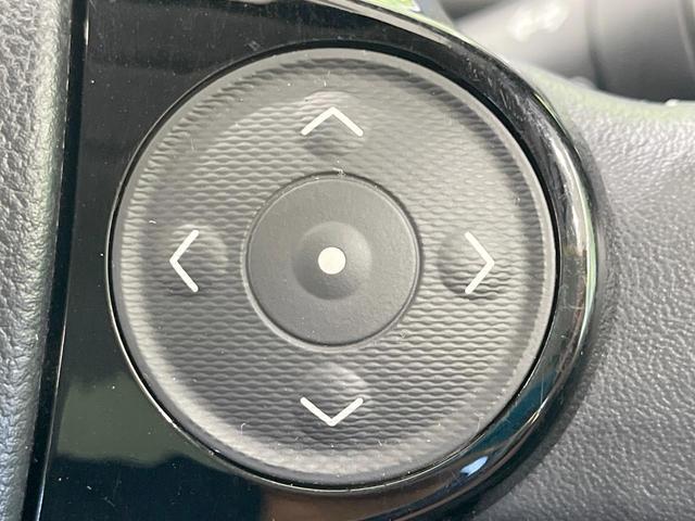 アクア クロスオーバー 禁煙車 純正9型ナビ バックカメラ 衝突軽減装置 レザーシート コーナーセンサー スマートキー LEDヘッド ETC オートハイビーム 車線逸脱警報 オートライト オートエアコン 純正16インチAW(34枚目)