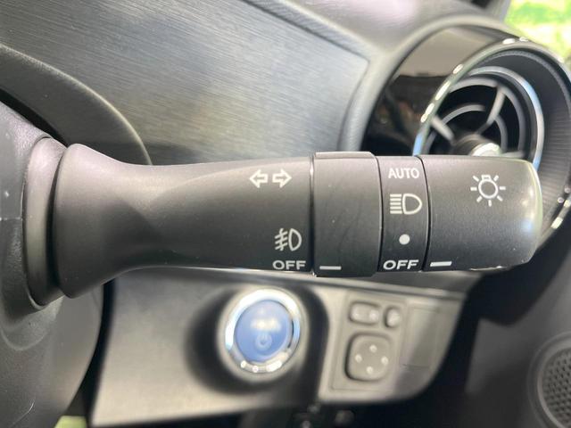 アクア クロスオーバー 禁煙車 純正9型ナビ バックカメラ 衝突軽減装置 レザーシート コーナーセンサー スマートキー LEDヘッド ETC オートハイビーム 車線逸脱警報 オートライト オートエアコン 純正16インチAW(36枚目)