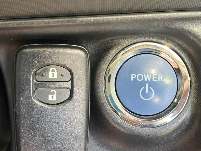 アクア クロスオーバー 禁煙車 純正9型ナビ バックカメラ 衝突軽減装置 レザーシート コーナーセンサー スマートキー LEDヘッド ETC オートハイビーム 車線逸脱警報 オートライト オートエアコン 純正16インチAW(37枚目)