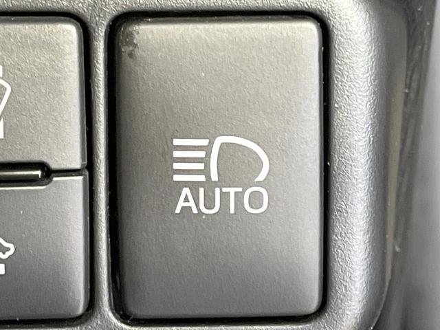 アクア クロスオーバー 禁煙車 純正9型ナビ バックカメラ 衝突軽減装置 レザーシート コーナーセンサー スマートキー LEDヘッド ETC オートハイビーム 車線逸脱警報 オートライト オートエアコン 純正16インチAW(40枚目)