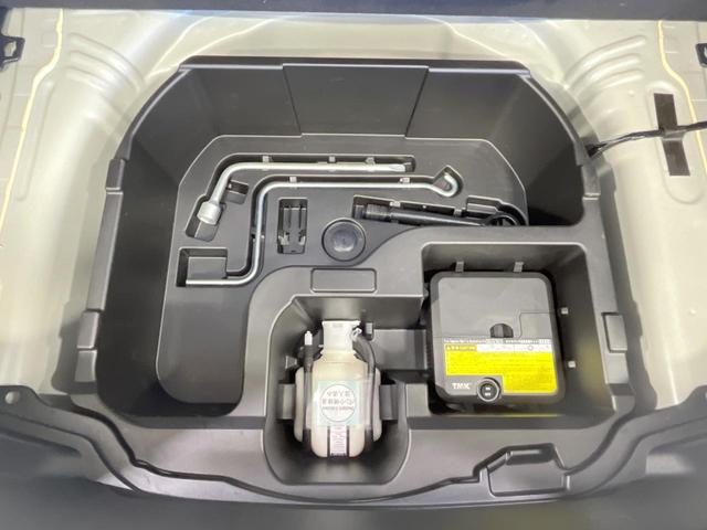 アクア クロスオーバー 禁煙車 純正9型ナビ バックカメラ 衝突軽減装置 レザーシート コーナーセンサー スマートキー LEDヘッド ETC オートハイビーム 車線逸脱警報 オートライト オートエアコン 純正16インチAW(47枚目)