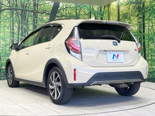アクア クロスオーバー 禁煙車 純正9型ナビ バックカメラ 衝突軽減装置 レザーシート コーナーセンサー スマートキー LEDヘッド ETC オートハイビーム 車線逸脱警報 オートライト オートエアコン 純正16インチAW(49枚目)