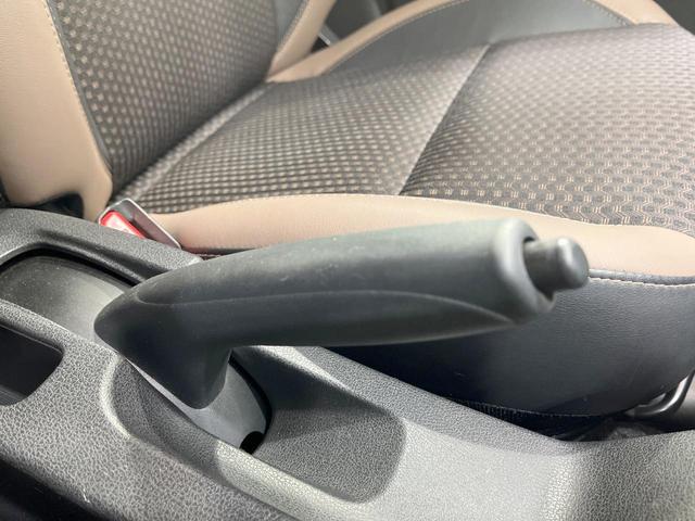 ノート ｅ－パワー　メダリスト　禁煙車　純正ナビ　バックカメラ　衝突軽減装置　ハーフレザーシート　スマートキー　ＬＥＤヘッド　ＥＴＣ　車線逸脱警報　オートライト　オートエアコン　純正１５インチアルミ　Ｂｌｕｅｔｏｏｔｈ（25枚目）