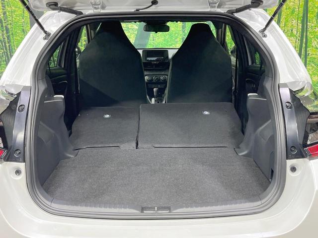 ヤリス X 禁煙車 4WD 衝突軽減装置 SDナビ バックカメラ 寒冷地仕様 レーダークルーズ ETC スマートキー オートハイビーム クリアランスソナー Bluetooth再生 オートライト 電動格納ミラー(10枚目)