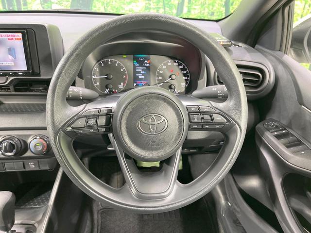 ヤリス X 禁煙車 4WD 衝突軽減装置 SDナビ バックカメラ 寒冷地仕様 レーダークルーズ ETC スマートキー オートハイビーム クリアランスソナー Bluetooth再生 オートライト 電動格納ミラー(11枚目)