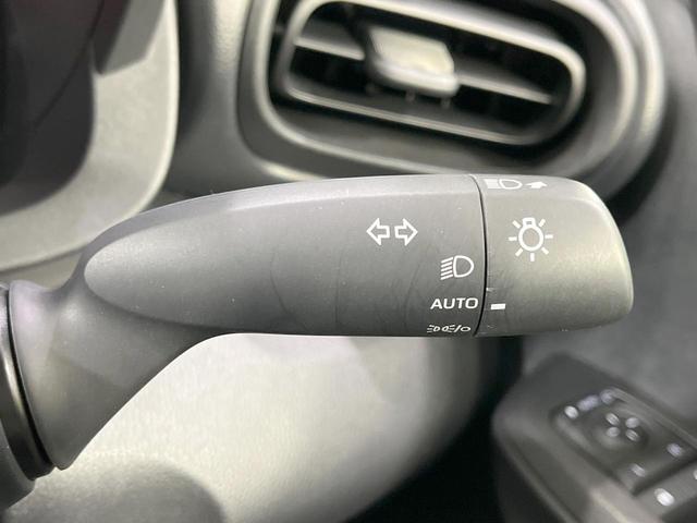 ヤリス X 禁煙車 4WD 衝突軽減装置 SDナビ バックカメラ 寒冷地仕様 レーダークルーズ ETC スマートキー オートハイビーム クリアランスソナー Bluetooth再生 オートライト 電動格納ミラー(37枚目)