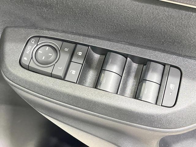 ヤリス X 禁煙車 4WD 衝突軽減装置 SDナビ バックカメラ 寒冷地仕様 レーダークルーズ ETC スマートキー オートハイビーム クリアランスソナー Bluetooth再生 オートライト 電動格納ミラー(42枚目)