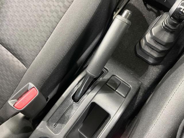 ジムニー XG 禁煙車 4WD ディスプレイオーディオ バックカメラ LEDヘッド ETC ドラレコ ダウンヒルアシスト Bluetooth 純正16インチアルミ 衝突安全ボディ プライバシーガラス キーレス(29枚目)
