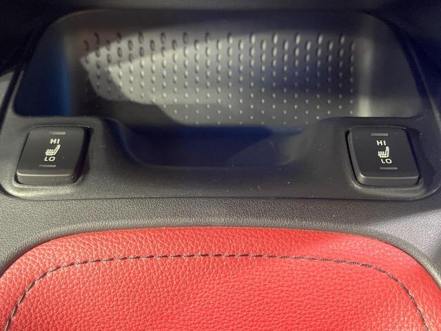 カローラスポーツ ハイブリッドＧ　Ｚ　禁煙車　純正９型ナビ　バックカメラ　衝突軽減装置　レーダークルーズ　ハーフレザーシート　ドラレコ　コーナーセンサー　シートヒーター　ＬＥＤヘッド　ＥＴＣ　オートハイビーム　オートライト　スマートキー（7枚目）