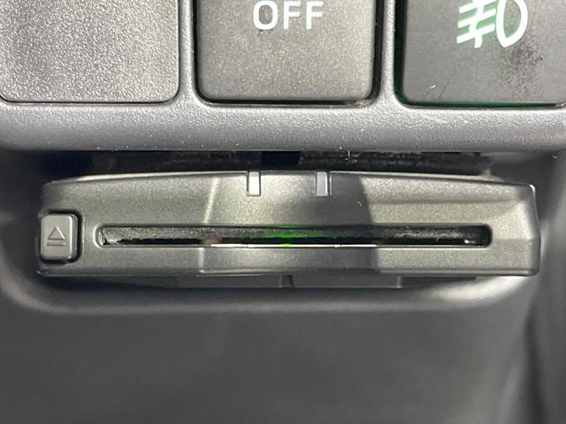 アクア S 禁煙車 スマートキー LEDヘッド ETC ディスプレイオーディオ オートライト オートエアコン Bluetooth CD再生 LEDフォグ 衝突安全ボディ ドアバイザー 盗難防止システム(5枚目)