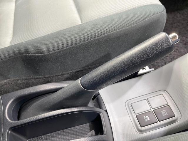 アクア S 禁煙車 スマートキー LEDヘッド ETC ディスプレイオーディオ オートライト オートエアコン Bluetooth CD再生 LEDフォグ 衝突安全ボディ ドアバイザー 盗難防止システム(27枚目)