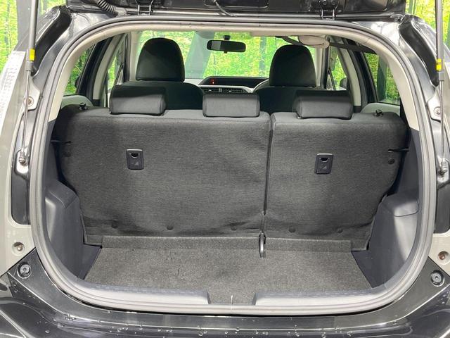 アクア S 禁煙車 スマートキー LEDヘッド ETC ディスプレイオーディオ オートライト オートエアコン Bluetooth CD再生 LEDフォグ 衝突安全ボディ ドアバイザー 盗難防止システム(29枚目)