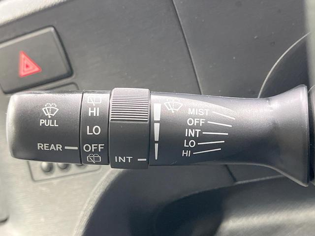 アクア S 禁煙車 スマートキー LEDヘッド ETC ディスプレイオーディオ オートライト オートエアコン Bluetooth CD再生 LEDフォグ 衝突安全ボディ ドアバイザー 盗難防止システム(35枚目)