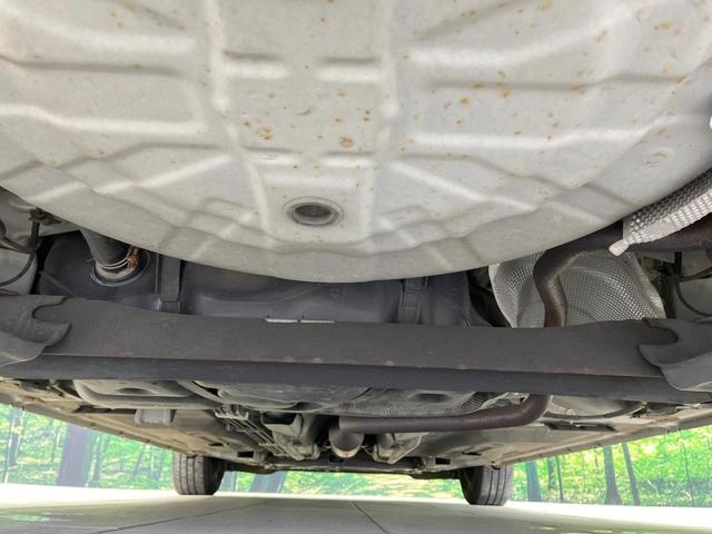 ノート メダリスト　エマージェンシーブレーキパッケージ　禁煙車　純正ナビ　全周囲カメラ　衝突軽減装置　ハーフレザーシート　スマートキー　ＥＴＣ　オートライト　オートエアコン　Ｂｌｕｅｔｏｏｔｈ　ＣＤ　ＤＶＤ再生　地デジ　車線逸脱警報　横滑り防止装置（19枚目）