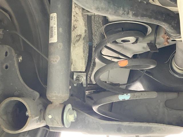 ノート メダリスト　エマージェンシーブレーキパッケージ　禁煙車　純正ナビ　全周囲カメラ　衝突軽減装置　ハーフレザーシート　スマートキー　ＥＴＣ　オートライト　オートエアコン　Ｂｌｕｅｔｏｏｔｈ　ＣＤ　ＤＶＤ再生　地デジ　車線逸脱警報　横滑り防止装置（21枚目）