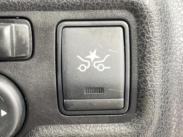 ノート メダリスト　エマージェンシーブレーキパッケージ　禁煙車　純正ナビ　全周囲カメラ　衝突軽減装置　ハーフレザーシート　スマートキー　ＥＴＣ　オートライト　オートエアコン　Ｂｌｕｅｔｏｏｔｈ　ＣＤ　ＤＶＤ再生　地デジ　車線逸脱警報　横滑り防止装置（30枚目）
