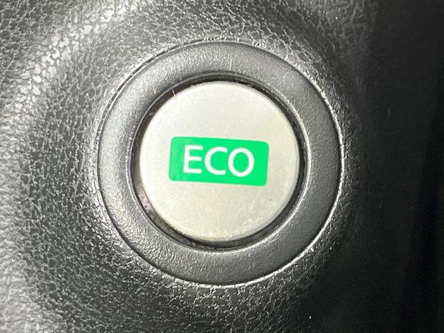 ノート メダリスト　エマージェンシーブレーキパッケージ　禁煙車　純正ナビ　全周囲カメラ　衝突軽減装置　ハーフレザーシート　スマートキー　ＥＴＣ　オートライト　オートエアコン　Ｂｌｕｅｔｏｏｔｈ　ＣＤ　ＤＶＤ再生　地デジ　車線逸脱警報　横滑り防止装置（33枚目）