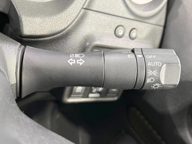 ノート メダリスト　エマージェンシーブレーキパッケージ　禁煙車　純正ナビ　全周囲カメラ　衝突軽減装置　ハーフレザーシート　スマートキー　ＥＴＣ　オートライト　オートエアコン　Ｂｌｕｅｔｏｏｔｈ　ＣＤ　ＤＶＤ再生　地デジ　車線逸脱警報　横滑り防止装置（36枚目）