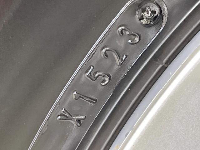 ノート メダリスト　エマージェンシーブレーキパッケージ　禁煙車　純正ナビ　全周囲カメラ　衝突軽減装置　ハーフレザーシート　スマートキー　ＥＴＣ　オートライト　オートエアコン　Ｂｌｕｅｔｏｏｔｈ　ＣＤ　ＤＶＤ再生　地デジ　車線逸脱警報　横滑り防止装置（51枚目）