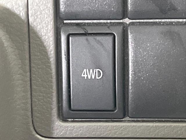 エブリイ PA 禁煙車 4WD 両側スライドドア パワーステアリング 衝突安全ボディ プライバシーガラス ABS エアコン FM/AMラジオ ハイルーフ オーバーヘッドシェルフ 盗難防止装置(4枚目)