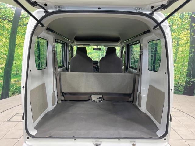 エブリイ PA 禁煙車 4WD 両側スライドドア パワーステアリング 衝突安全ボディ プライバシーガラス ABS エアコン FM/AMラジオ ハイルーフ オーバーヘッドシェルフ 盗難防止装置(30枚目)