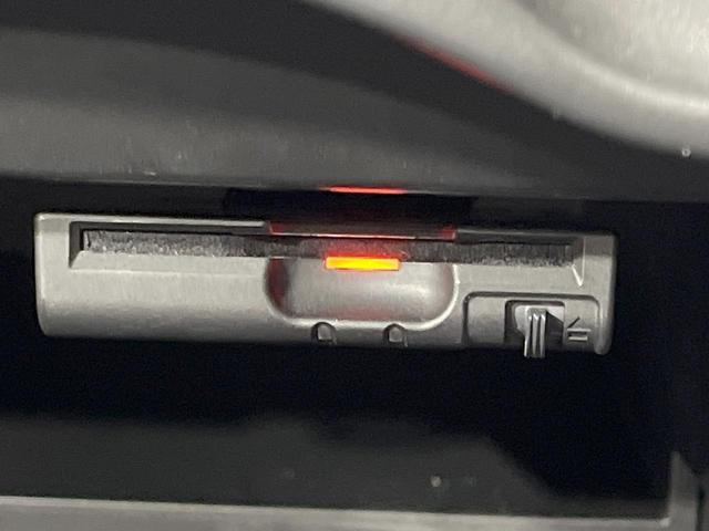 ノート e-パワー X 禁煙車 純正ナビ 全周囲カメラ 衝突軽減装置 ドラレコ コーナーセンサー スマートキー ETC オートライト オートエアコン 純正15インチアルミ Bluetooth CD DVD再生(7枚目)