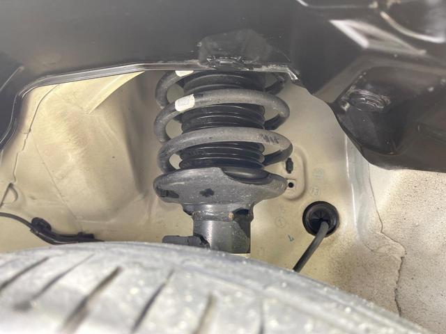 お車を安心してお乗りいただく為には、足回りの定期点検が欠かせません。サービスサポート（有償保証）では無料点検もご提供しており、安心のカーライフをお過ごしいただけるサポート体制が整っています。