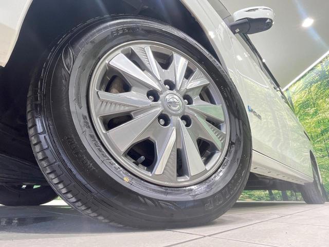 【純正１５インチアルミホイール】外観にマッチした純正アルミホイールを装着しております。各種社外アルミホイールや、スタッドレスタイヤも取扱いしております。是非ご相談ください♪