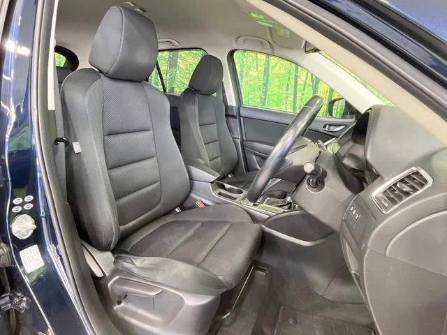 運転席シート廻りは使用感も少なく、良好な状態となっています。丁寧に使われていたことがよくわかりますね。