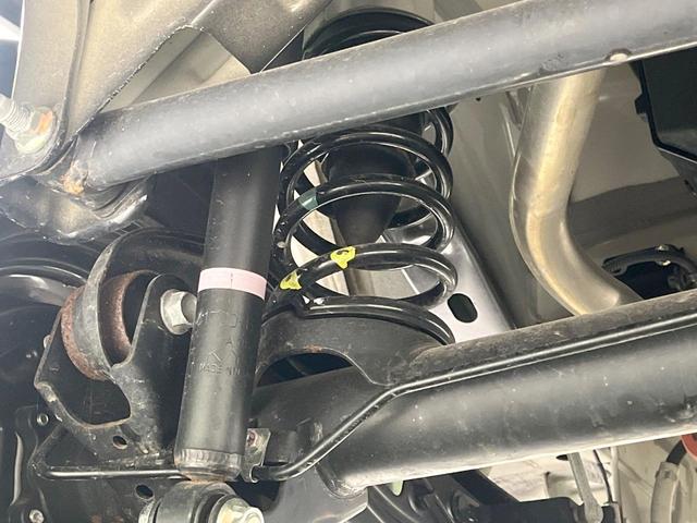 エブリイ ジョイン 禁煙車 4WD 衝突軽減装置 コーナーセンサー HIDヘッド オートライト キーレスエントリー 電動格納ミラー プライバシーガラス 盗難防止装置 トラクションコントロール(20枚目)