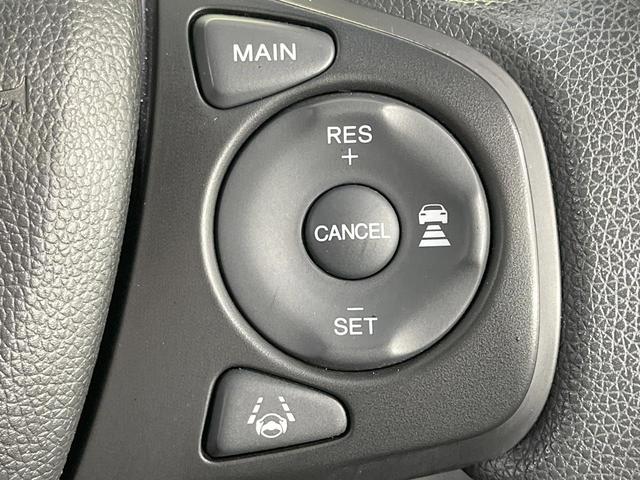 フリード Ｇブラックスタイル　４ＷＤ　純正ナビ　衝突軽減装置　両側電動スライド　レーダークルーズ　フルセグ　ＬＥＤヘッド　Ｂｌｕｅｔｏｏｔｈ再生　純正１５インチアルミ　オートライト　オートエアコン　ＤＶＤ／ＣＤ再生（6枚目）