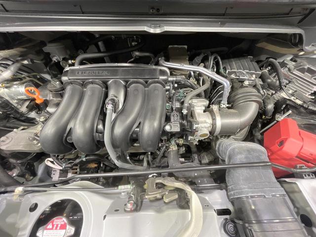 フリード Ｇブラックスタイル　４ＷＤ　純正ナビ　衝突軽減装置　両側電動スライド　レーダークルーズ　フルセグ　ＬＥＤヘッド　Ｂｌｕｅｔｏｏｔｈ再生　純正１５インチアルミ　オートライト　オートエアコン　ＤＶＤ／ＣＤ再生（19枚目）