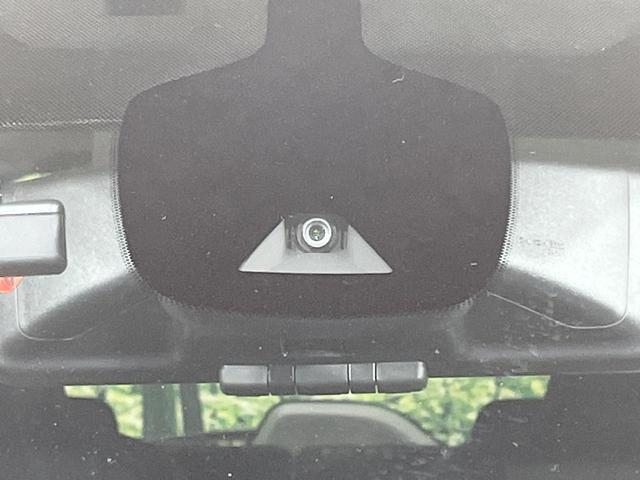 セレナ ｅ－パワー　ハイウェイスターＶ　アーバンクロム　禁煙車　後席モニター　純正１０型ナビ　全周囲カメラ　プロパイロット　衝突軽減装置　両側電動スライドドア　ドラレコ　ＥＴＣ　コーナーセンサー　ＬＥＤヘッドライト　オートハイビーム　オートライト（7枚目）