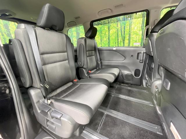 セレナ ｅ－パワー　ハイウェイスターＶ　アーバンクロム　禁煙車　後席モニター　純正１０型ナビ　全周囲カメラ　プロパイロット　衝突軽減装置　両側電動スライドドア　ドラレコ　ＥＴＣ　コーナーセンサー　ＬＥＤヘッドライト　オートハイビーム　オートライト（9枚目）