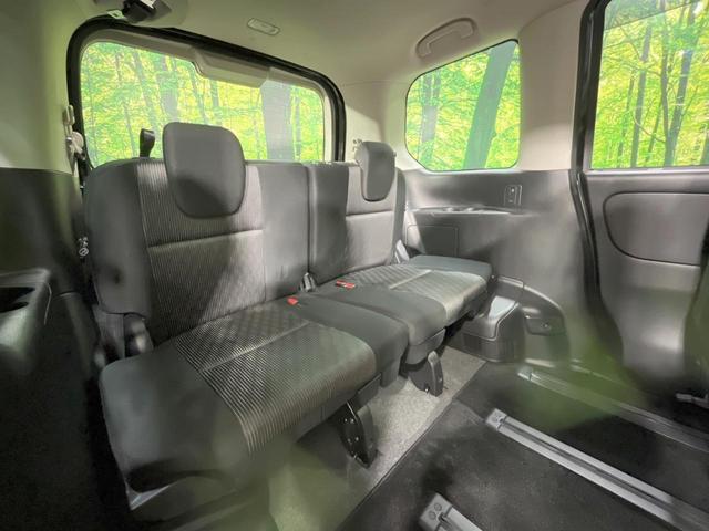 セレナ ｅ－パワー　ハイウェイスターＶ　アーバンクロム　禁煙車　後席モニター　純正１０型ナビ　全周囲カメラ　プロパイロット　衝突軽減装置　両側電動スライドドア　ドラレコ　ＥＴＣ　コーナーセンサー　ＬＥＤヘッドライト　オートハイビーム　オートライト（10枚目）