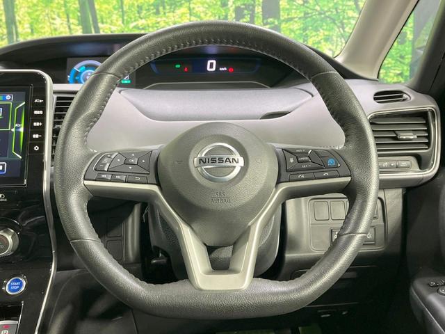 セレナ ｅ－パワー　ハイウェイスターＶ　アーバンクロム　禁煙車　後席モニター　純正１０型ナビ　全周囲カメラ　プロパイロット　衝突軽減装置　両側電動スライドドア　ドラレコ　ＥＴＣ　コーナーセンサー　ＬＥＤヘッドライト　オートハイビーム　オートライト（12枚目）