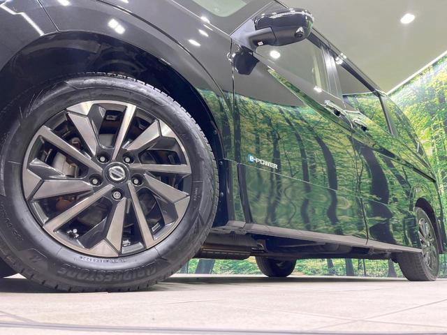 セレナ ｅ－パワー　ハイウェイスターＶ　アーバンクロム　禁煙車　後席モニター　純正１０型ナビ　全周囲カメラ　プロパイロット　衝突軽減装置　両側電動スライドドア　ドラレコ　ＥＴＣ　コーナーセンサー　ＬＥＤヘッドライト　オートハイビーム　オートライト（14枚目）