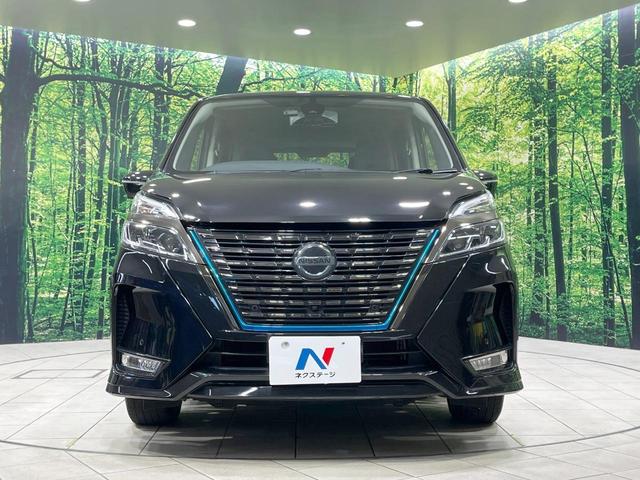 セレナ ｅ－パワー　ハイウェイスターＶ　アーバンクロム　禁煙車　後席モニター　純正１０型ナビ　全周囲カメラ　プロパイロット　衝突軽減装置　両側電動スライドドア　ドラレコ　ＥＴＣ　コーナーセンサー　ＬＥＤヘッドライト　オートハイビーム　オートライト（15枚目）