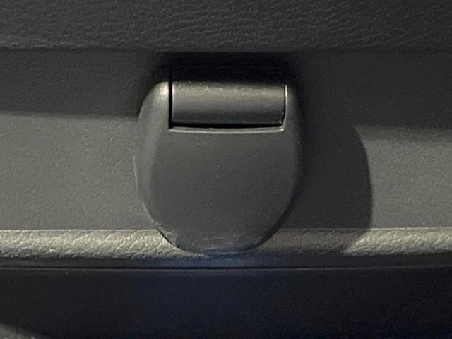 セレナ ｅ－パワー　ハイウェイスターＶ　アーバンクロム　禁煙車　後席モニター　純正１０型ナビ　全周囲カメラ　プロパイロット　衝突軽減装置　両側電動スライドドア　ドラレコ　ＥＴＣ　コーナーセンサー　ＬＥＤヘッドライト　オートハイビーム　オートライト（44枚目）