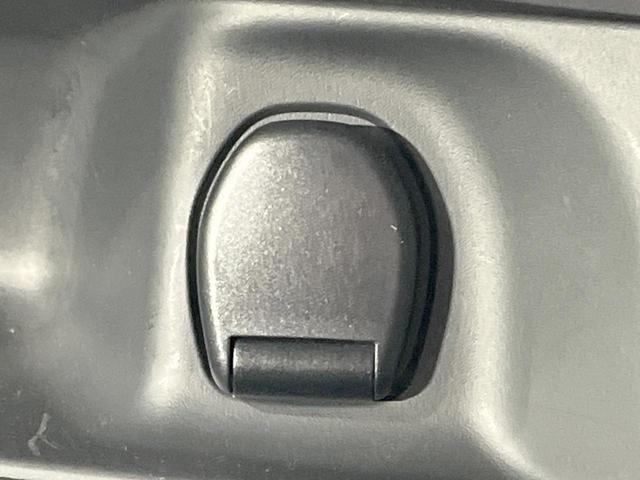 セレナ ｅ－パワー　ハイウェイスターＶ　アーバンクロム　禁煙車　後席モニター　純正１０型ナビ　全周囲カメラ　プロパイロット　衝突軽減装置　両側電動スライドドア　ドラレコ　ＥＴＣ　コーナーセンサー　ＬＥＤヘッドライト　オートハイビーム　オートライト（45枚目）