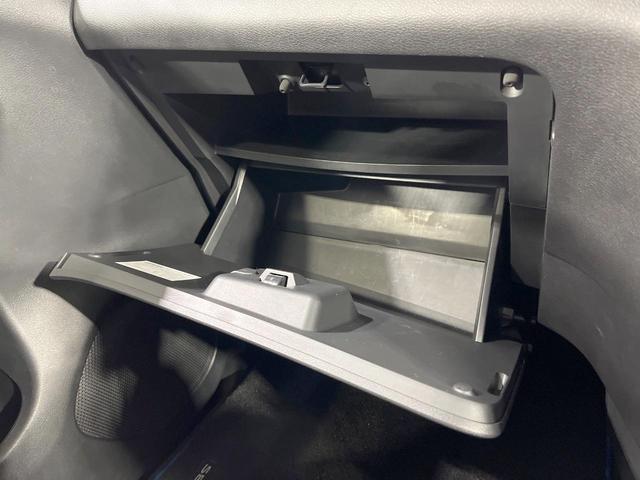 セレナ ｅ－パワー　ハイウェイスターＶ　アーバンクロム　禁煙車　後席モニター　純正１０型ナビ　全周囲カメラ　プロパイロット　衝突軽減装置　両側電動スライドドア　ドラレコ　ＥＴＣ　コーナーセンサー　ＬＥＤヘッドライト　オートハイビーム　オートライト（46枚目）